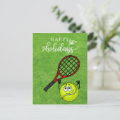 Tennis Happy Holiday met bal en Racket op groen Feestdagenkaart (Staand voorkant)
