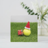 Tennis Kerstmis met tennisbal en Santa hat Feestdagenkaart (Staand voorkant)