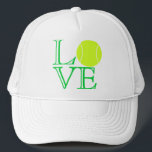 Tennis Love Trucker Hat Trucker Pet<br><div class="desc">Dit pet "Tennis Love" scoren zeker punten met tennisspelers. (Dat heet ironie,  kinderen.) In het pet staat het woord 'LOVE' in groen,  open en open letterwoord,  terwijl je een tennisbal gebruikt voor de 'O'. Het ontwerp werkt op veel niveaus,  dus kies gewoon je favoriet en beveel dit pet!</div>