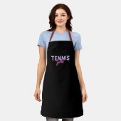 Tennis Meisje Roze Lettering Zwart Schort (Gedragen)