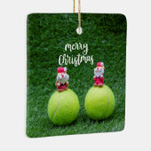 Tennis Merry Kerstmis met kerstman op groen Keramisch Ornament (Rechts)