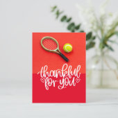 Tennis met racket en ballen op rood voor speler briefkaart (Staand voorkant)