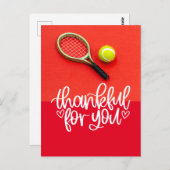 Tennis met racket en ballen op rood voor speler briefkaart (Voorkant / Achterkant)