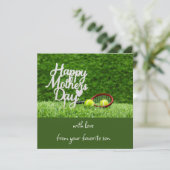 Tennis Moederdag met racket en bal op groen Feestdagenkaart (Staand voorkant)