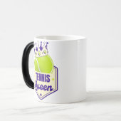 Tennis Queen - Court Style voor Racket Royals Magische Mok (Voorkant links)