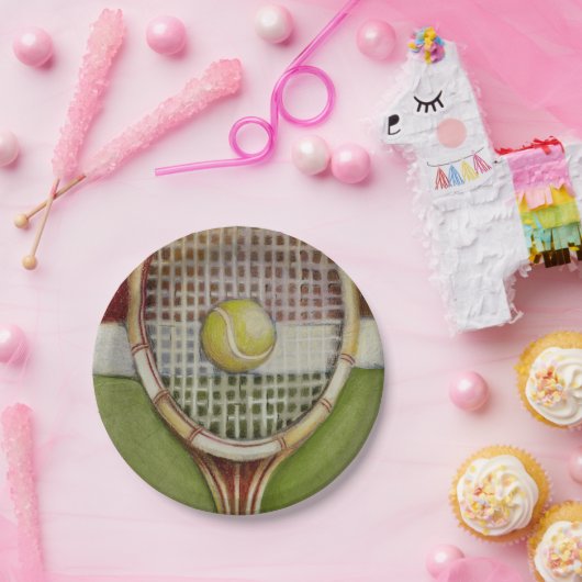 Tennis Racket met Ball Laying over Court Papieren Bordje (Feest)