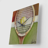 Tennis Racket met Ball Laying over Court Vierkante Klok (Hoek)