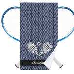 Tennis Theme Monogrammed Name Tennis Ball Handdoek<br><div class="desc">Enkelvoudige tennisspelers en dubbelgangers zullen van deze tennis-thema houden. Het moderne ontwerp van de het pictogramstijl van de logo met twee rekken en een bal. Voeg jouw naam toe aan creëer van een aangepast ontwerp. De perfecte handdoek voor tennisspelers die hard spelen.</div>