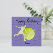 Tennis-vrouw speelt Happy Birthday voor speler (Staand voorkant)