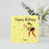Tennis-vrouw speelt Happy Birthday voor speler (Staand voorkant)
