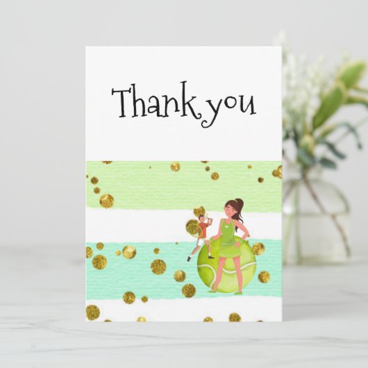 Tennis Woman Player houdt racket en ball Bedankkaart (Staand voorkant)