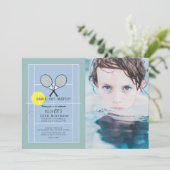 Tennisbaan Racquet Blauw Jongen Foto Verjaardag Kaart (Staand voorkant)