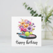 Tennisbal en racket met bloemen voor verjaardag kaart (Staand voorkant)