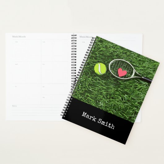 Tennisbal en racket op groen met naam planner (Display)
