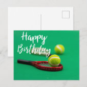 Tennisbal en rode racket op groene Happy Birthday Briefkaart (Voorkant / Achterkant)