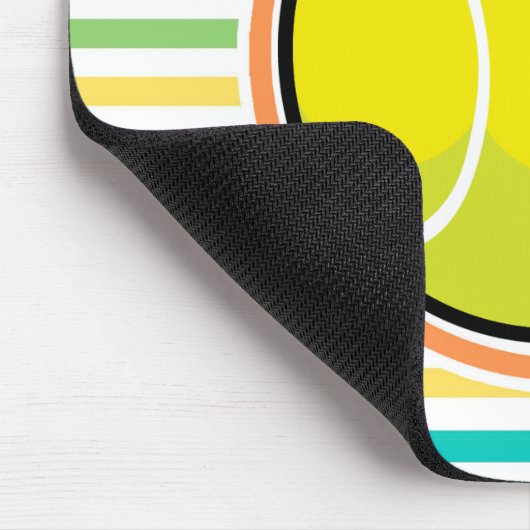 Tennisbal; heldere regenboogstrepen muismat (Hoek)