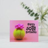 Tennisbal met 50ste verjaardagswoord op roze briefkaart (Staand voorkant)