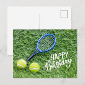 Tennisbal met Gefeliciteerd op groen gras Briefkaart (Voorkant / Achterkant)