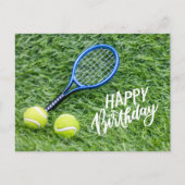 Tennisbal met Gefeliciteerd op groen gras Briefkaart (Voorkant)