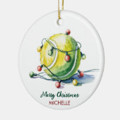 Tennisbal met Kerstmanhoed Aangepaste Kerstmis     Keramisch Ornament (Links)