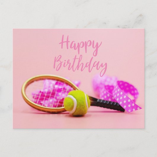 Tennisbal met racket op roze pastel verjaardag briefkaart (Voorkant)