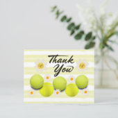 Tennisbal met witte madelief bloem dank je briefkaart (Staand voorkant)