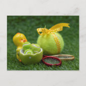 Tennisbal voor Paasvakantie met kleurrijke eieren Feestdagenkaart (Voorkant)