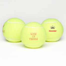 Tenniskoning personaliseert tekst en naam en kroon tennisballen