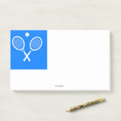 Tennisrackets blauwe achtergrond gepersonaliseerd post-it® notes (Op bureau)