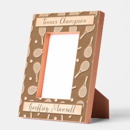 Tennisrackets voor tenniskampioen gegraveerde lijstjes