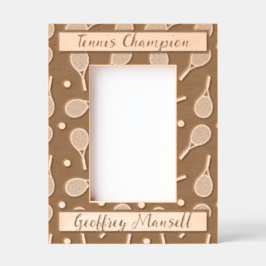 Tennisrackets voor tenniskampioen gegraveerde lijstjes