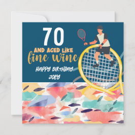 Tennisspeler speelt tennis 70ste verjaardag