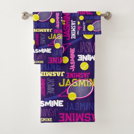 Tennissporten roze wit blauw geel aangepaste naam bad handdoek (Insitu)