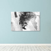 Tent en bezittingen van Explorer op Camp Site Canvas Afdruk (Insitu (Houten vloer))