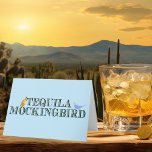 Tequila Mockingbird Funny Literary Pun Birthday Kaart<br><div class="desc">Grappig woordspelkaartje blauw voor een literair persoon in je leven die van boekpuntjes houdt. Een schattig spel op woorden voor een schrijver,  schrijver of boekworm die graag beroemde romans en drink likeur leest. Een Engelse literatuurprofessor die bekend staat om zijn drink en humor zal van deze grap genieten.</div>
