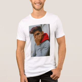 Ter nagedachtenis aan Danish Zehen – Angel Vibes D Tri-Blend Shirt