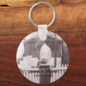 ter nagedachtenis aan James A. Shaver 1912-1967 Sleutelhanger (Voorkant)