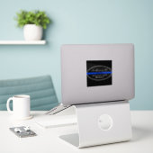 TER NAGEDACHTENIS AAN OMGEKOMEN AGENT THIN BLUE LI STICKER (Laptop op bureau)