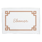 Terra Cotta Griekse Sleutel Monogram Standaard Kussensloop (Voorkant)