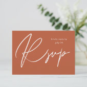 Terra Cotta MOD Calligraphy met Meal RSVP Card (Staand voorkant)