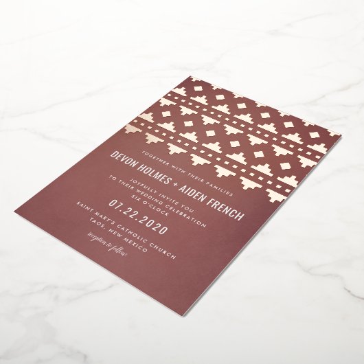 Terra Cotta Southwest Gleam Wedding Folie Uitnodiging (Gedraaid)