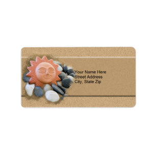 Terra Cotta Sun op Zand en Rocks Etiket
