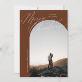 Terracotta Arch Fotoscript Typografie Kerstmis Feestdagenkaart (Voorkant)