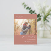 Terracotta bewaarde de paarfoto sparen de datum briefkaart (Staand voorkant)