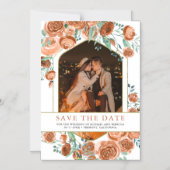 Terracotta Bloemen Trouwfoto Sla de datum op Magnetische Uitnodiging (Voorkant)
