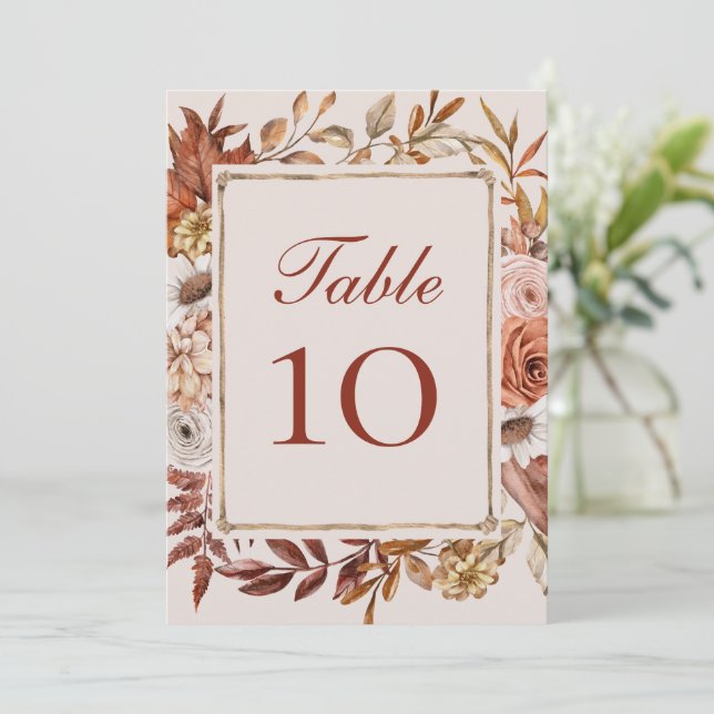 Terracotta Boho Floral Wedding Table Nummerkaarten (Staand voorkant)