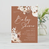 Terracotta Boho Pampas Baby shower Uitnodiging (Staand voorkant)