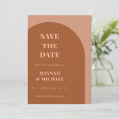 Terracotta Brown & Cream Minimalist Geometric Arch Save The Date (Staand voorkant)