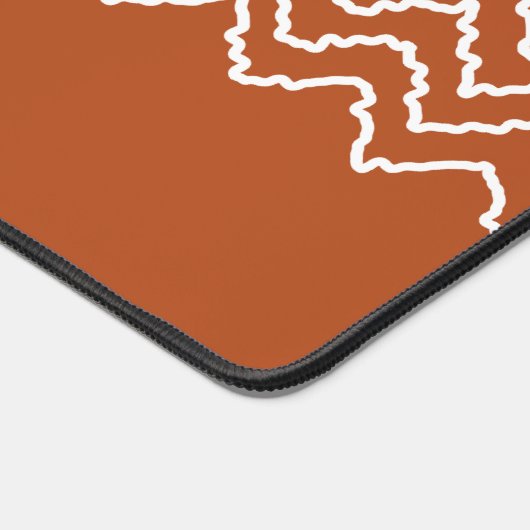 Terracotta Brown Squiggly Chevron Zigzag Pattern Bureaumat (Hoek)