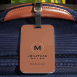 Terracotta Brushed Gold Monogram Bagagelabel<br><div class="desc">Een modern luxe verticaal ontwerp in klassieke stijl met een geborsteld metalen monogram met een groot typografisch initiaal monogram op een terracotta achtergrond. De tekst kan gemakkelijk worden aangepast gebruikend de verstrekte gebieden.</div>